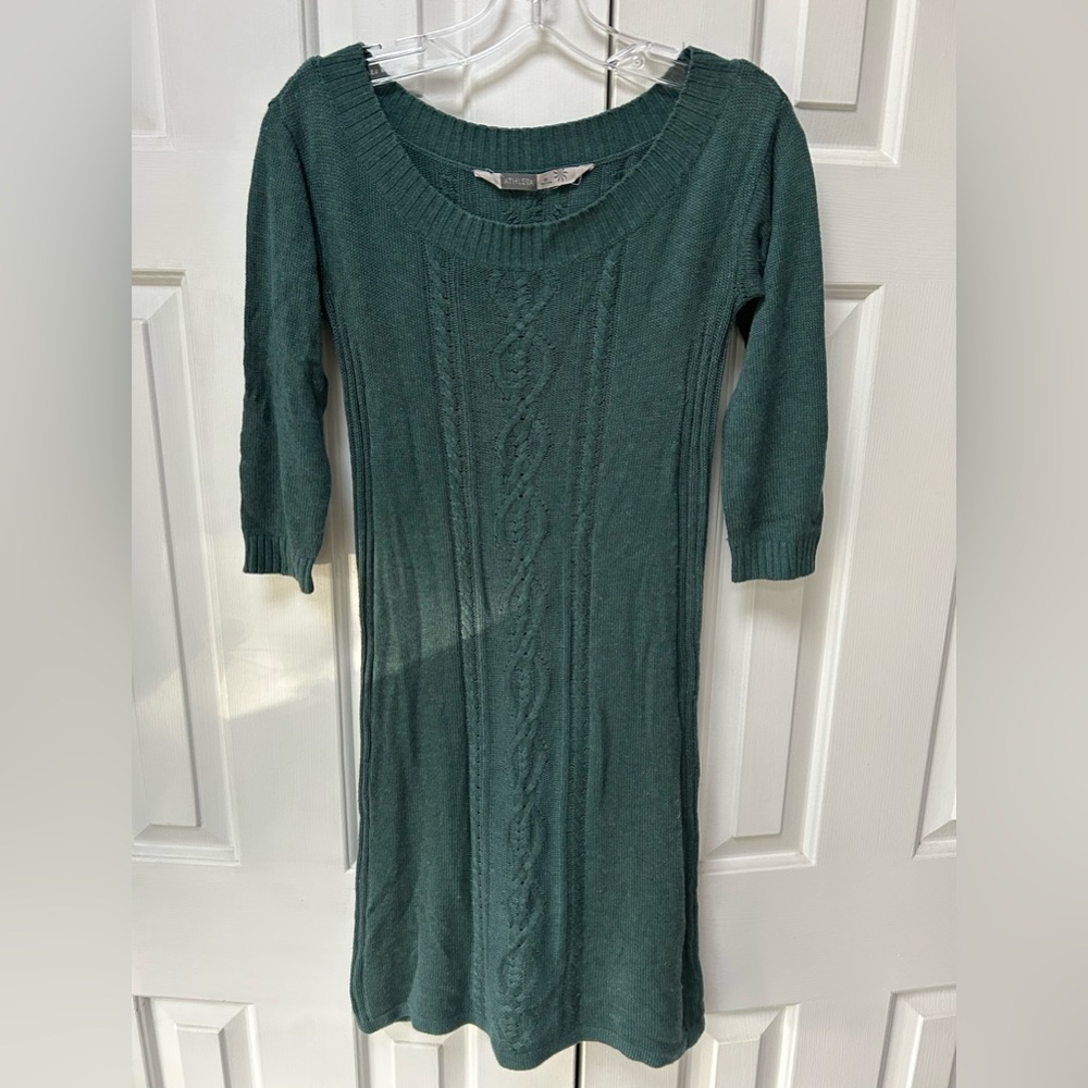 ATHLETA long sleeve knit dress. Teal blue green cable design vertical front. XS
